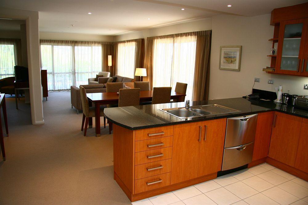 Lakeside Apartments Wanaka Exterior photo