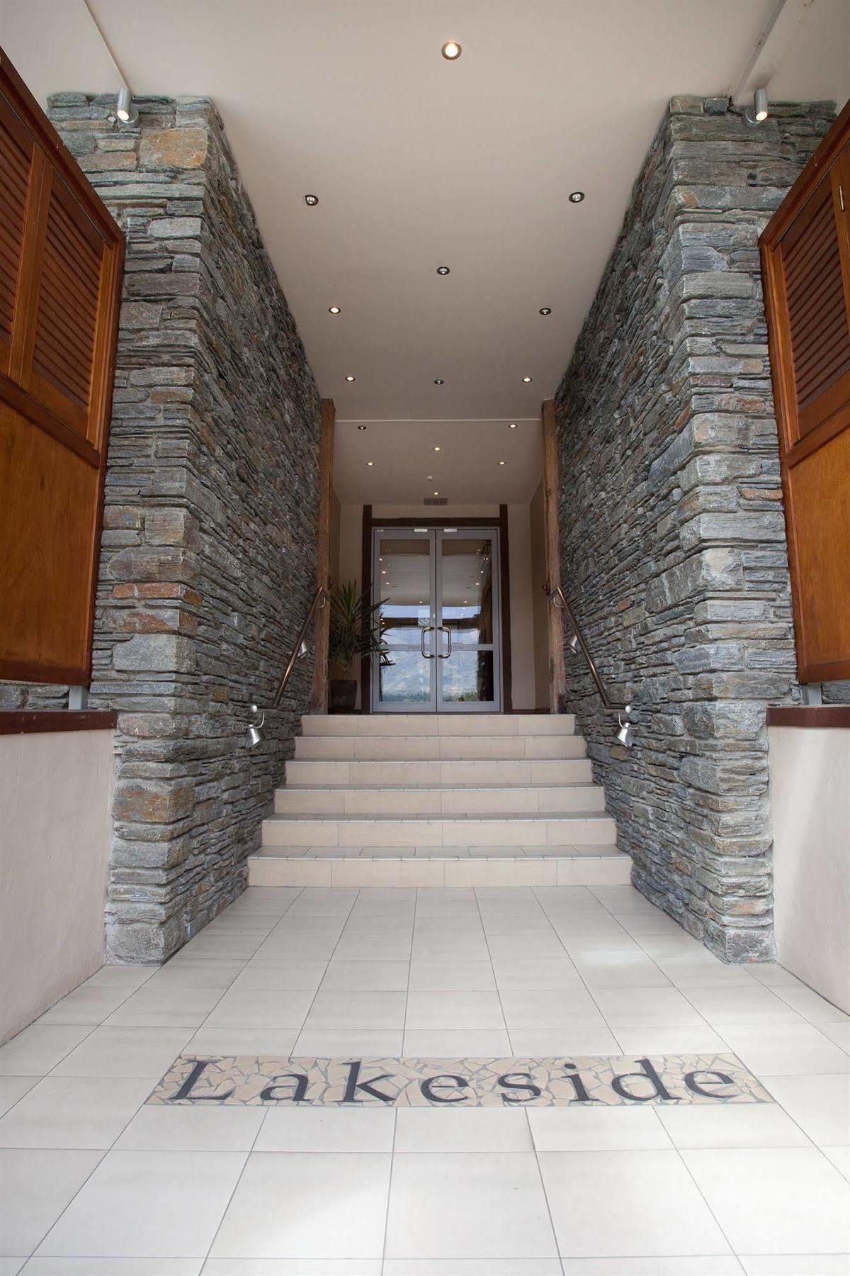 Lakeside Apartments Wanaka Exterior photo