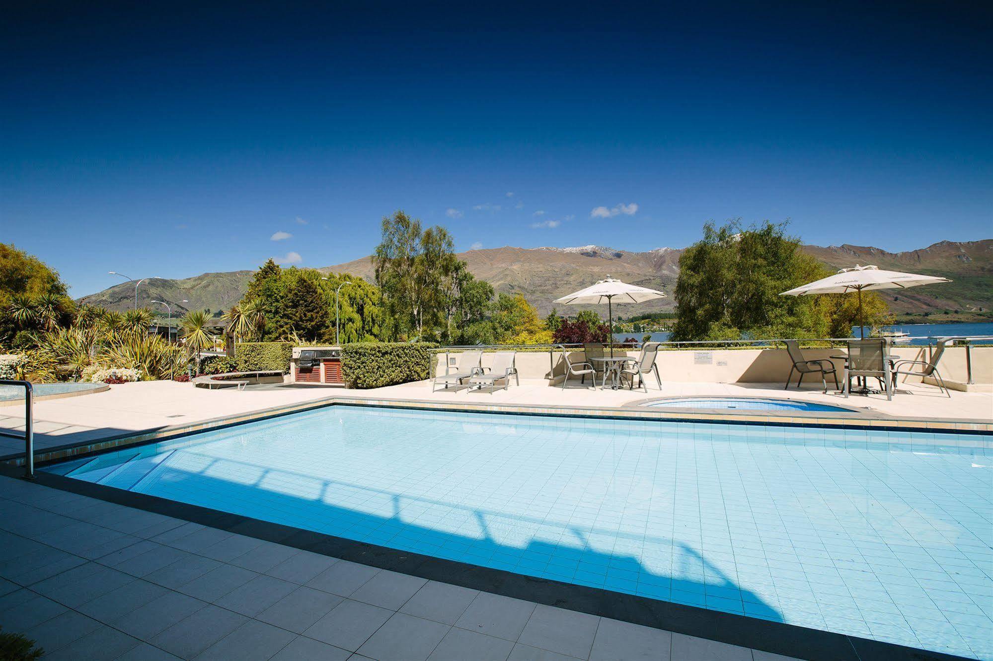 Lakeside Apartments Wanaka Exterior photo